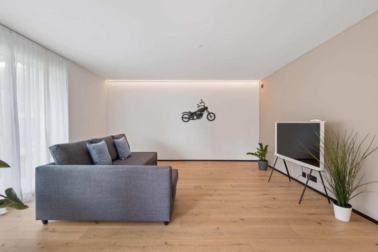 The R Apartment Zugerberg - Ev Wallbox - Terrasse Герольдсвиль Экстерьер фото