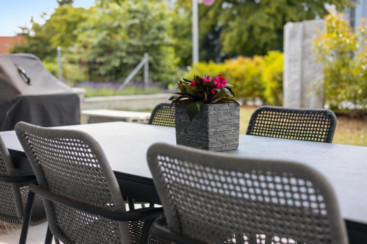 The R Apartment Zugerberg - Ev Wallbox - Terrasse Герольдсвиль Экстерьер фото